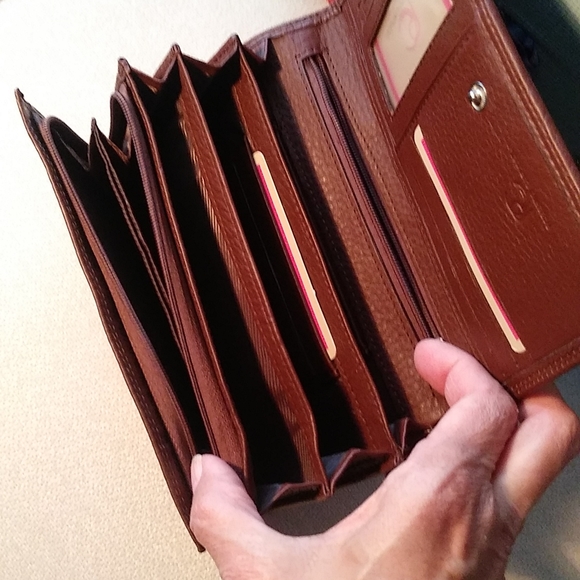 *NWOT* Roberto Capucci leather wallet - Picture 4 of 9